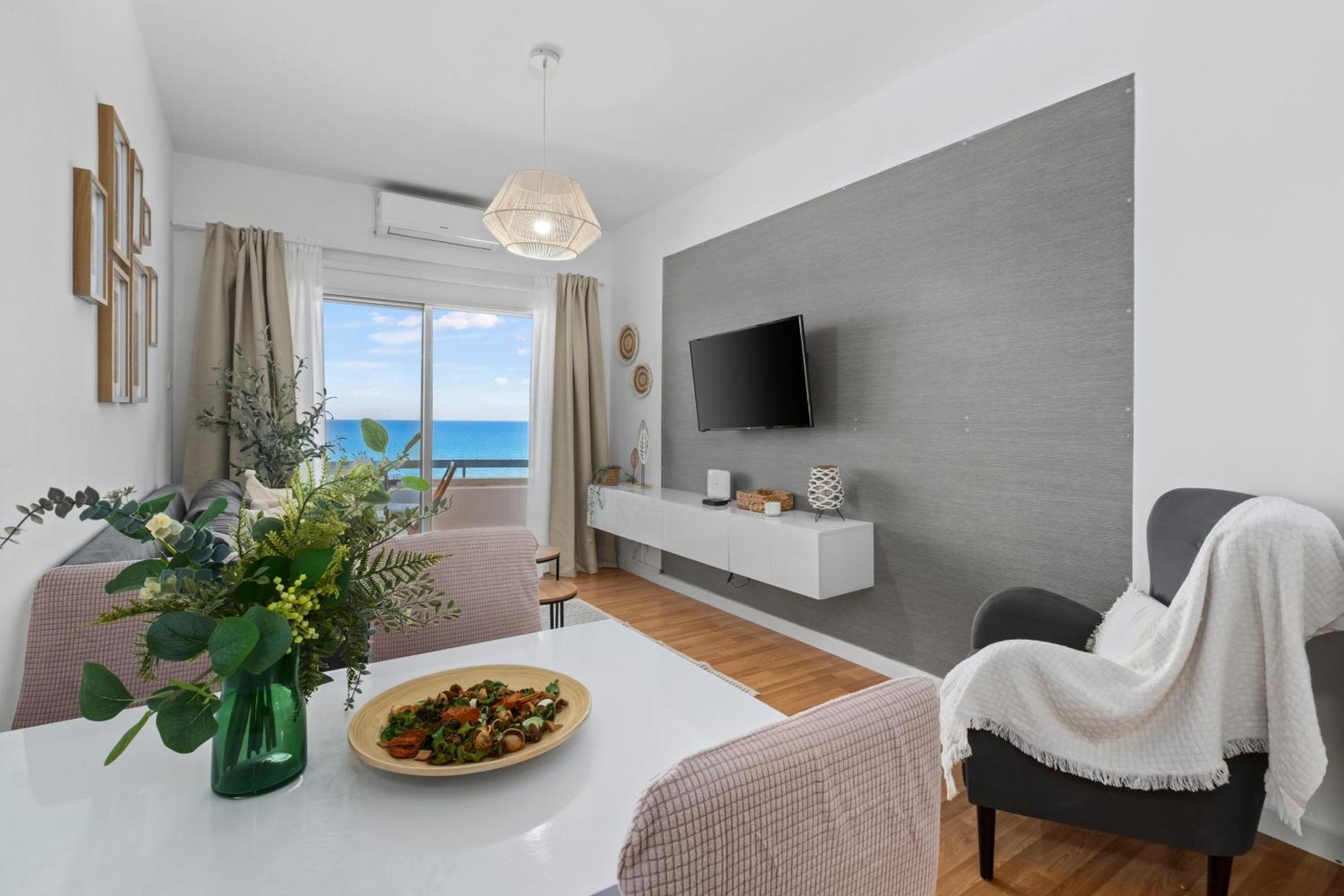 Lazuli Sea View Beachfront- Ap 61 ラルナカ エクステリア 写真
